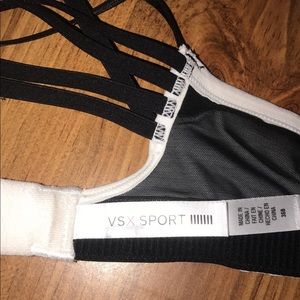 VICTORIA SPORT BRA