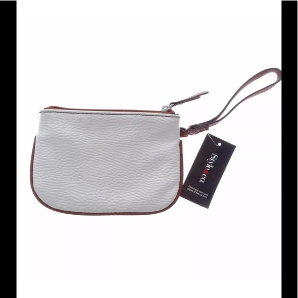 Style Co Hannah Wristlet BlackWhite - Picture 4 of 7