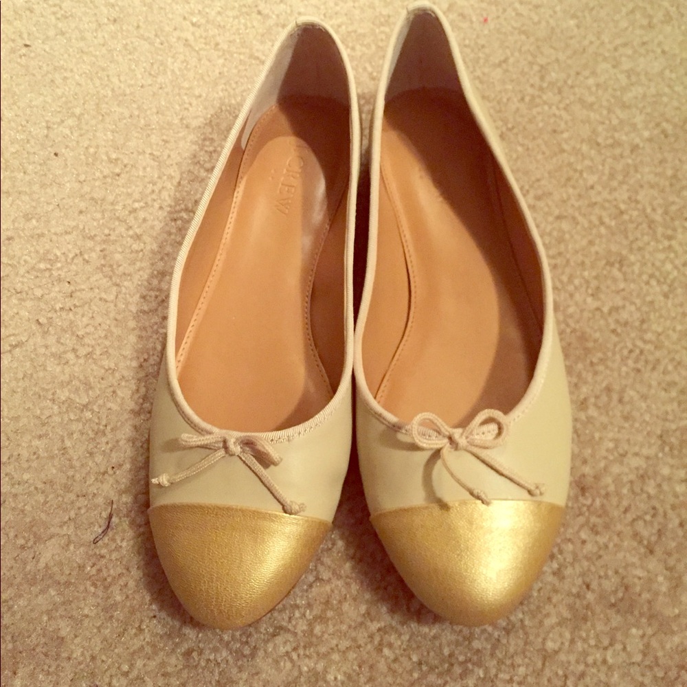 BRAND NEW Leather ballet flats