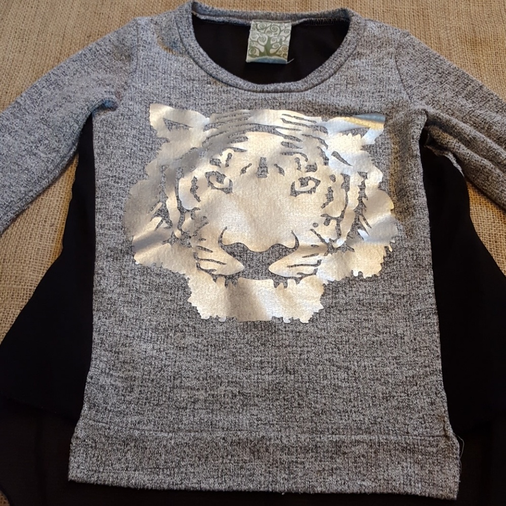 Kiddo girls sz 8 sheer back silver tiger