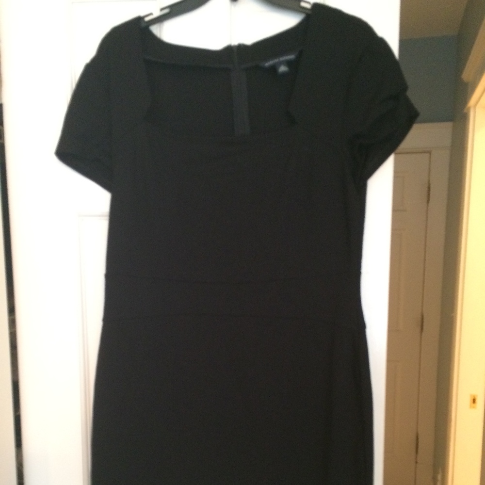 Banana Republic Size 14 Black Dress