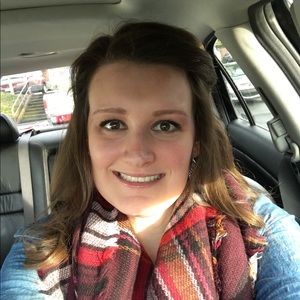 Meet your Posher, Danika