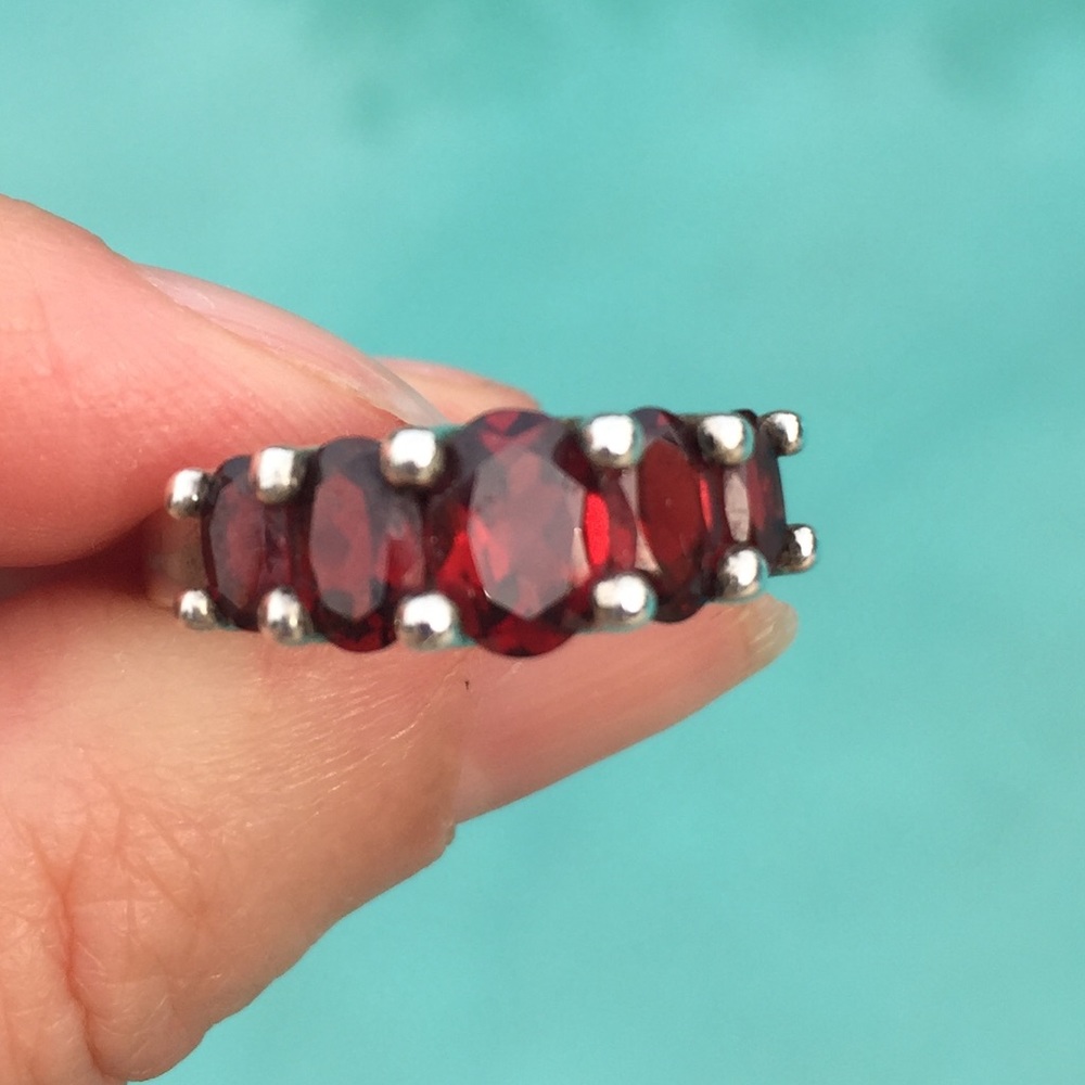 Beautiful garnet ring silver 925