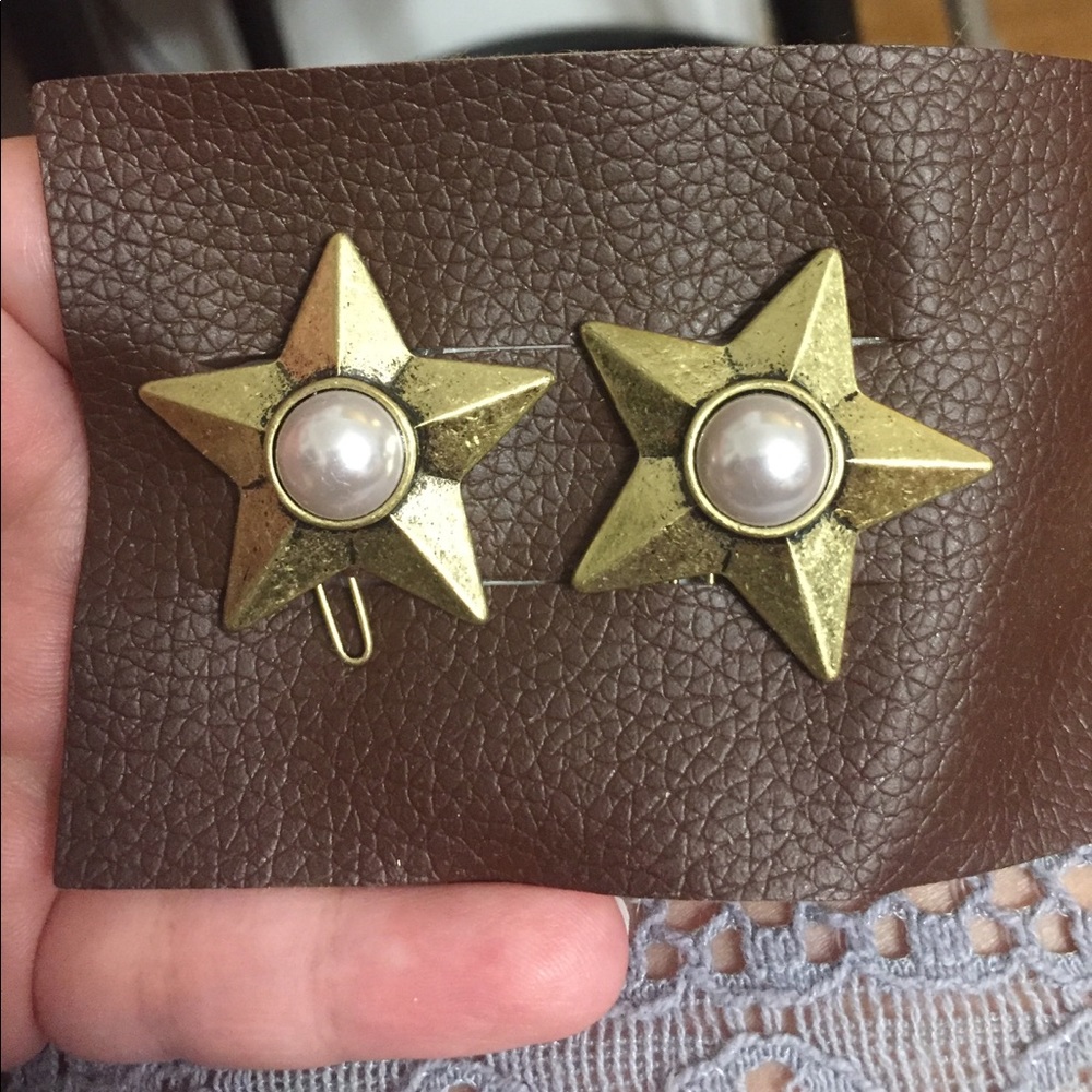 Adorable hair clips!