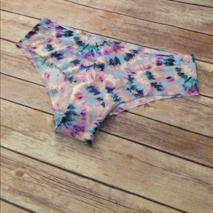 NWT VS PINK Low Rise Cheekster