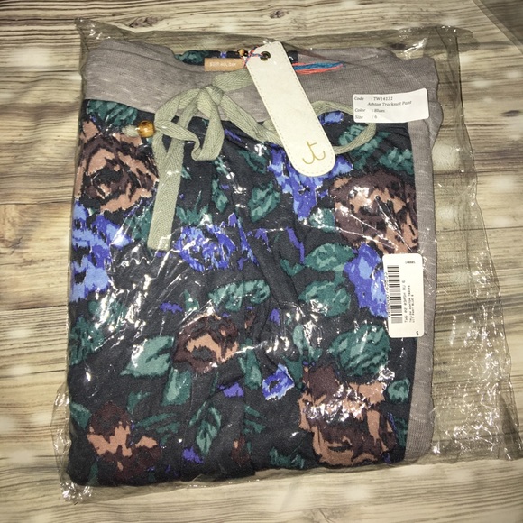 🆕Tallow Ashton Tracksuit Pant - Picture 6 of 6