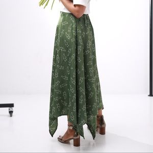 Flowy bird print skirt