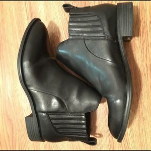 Black Chelsea boots