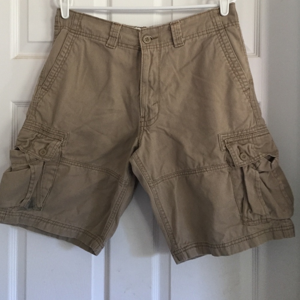 Men's khaki cargo shorts