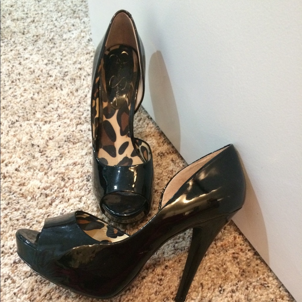Black patent leather peep toe pumps