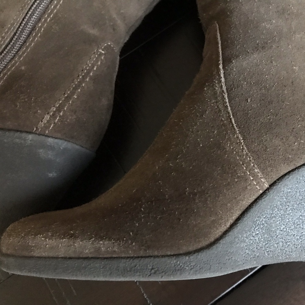 *SOLD*. Aerosoles Wedge Boots - Picture 4 of 8