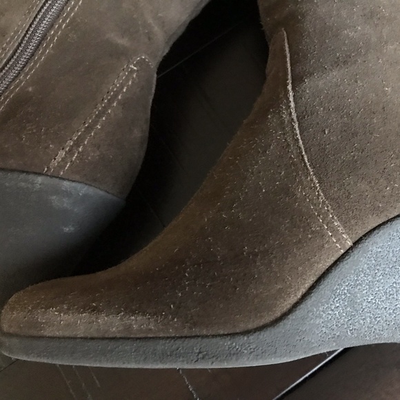 *SOLD*. Aerosoles Wedge Boots - Picture 4 of 8