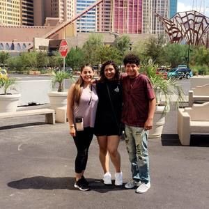 Meet your Posher, Elia