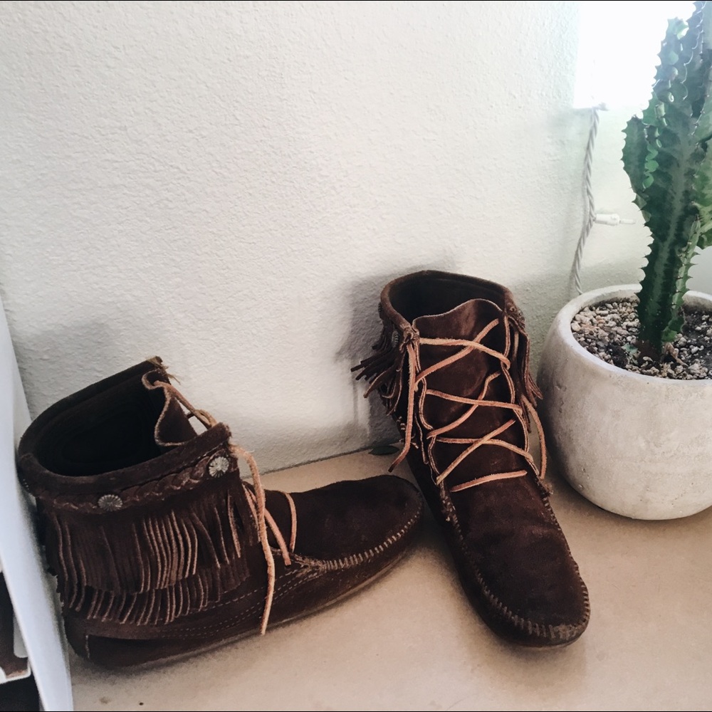 Authentic Minnetonka Moccasin