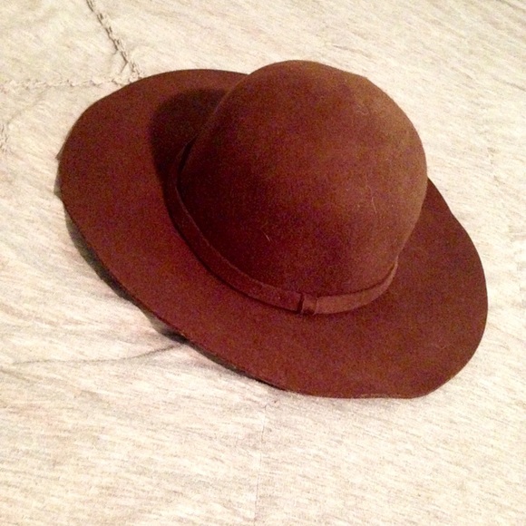 Floppy hat - Picture 2 of 2