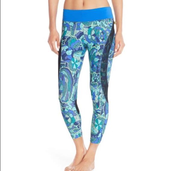 🆕MAAJI CYANNE FOREST CAPRI PANTS - Picture 2 of 7