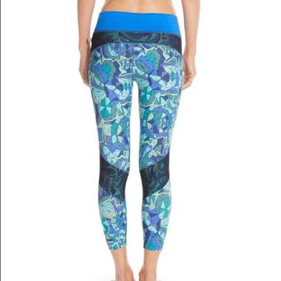 🆕MAAJI CYANNE FOREST CAPRI PANTS - Picture 3 of 7