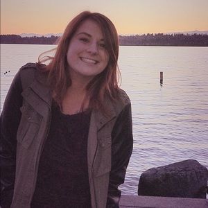 Meet your Posher, Alicia