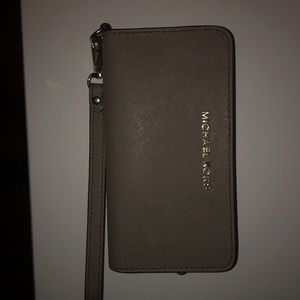 Michael Kors Wristlet