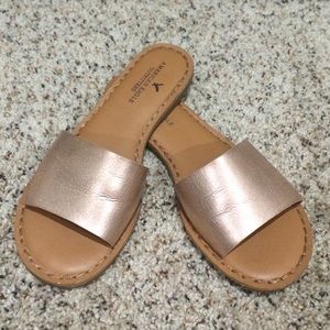 American sandals sz 7