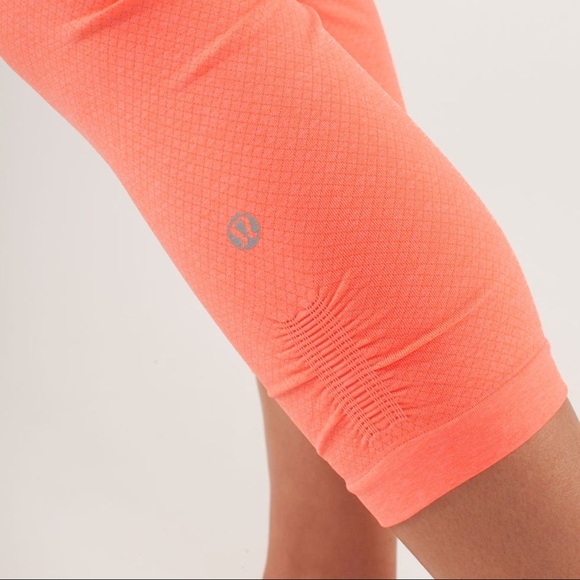 SOLD💕lululemon Ebb & Flow Crop sz 6 - Picture 3 of 6