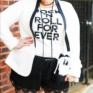 TORRID- Rock'N Roll top size 5