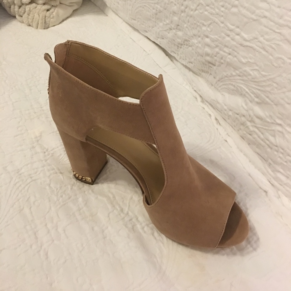 Michael Kors pumps