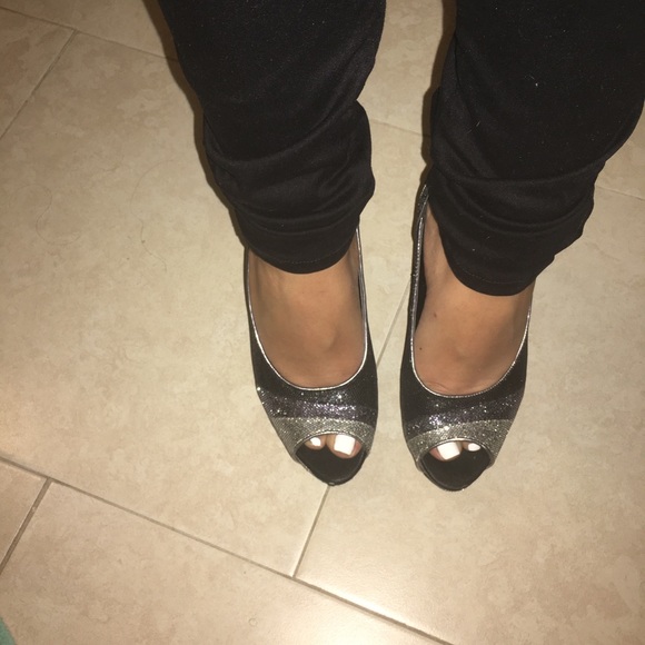 Worthington black and silver open toe high heels - Picture 2 of 3