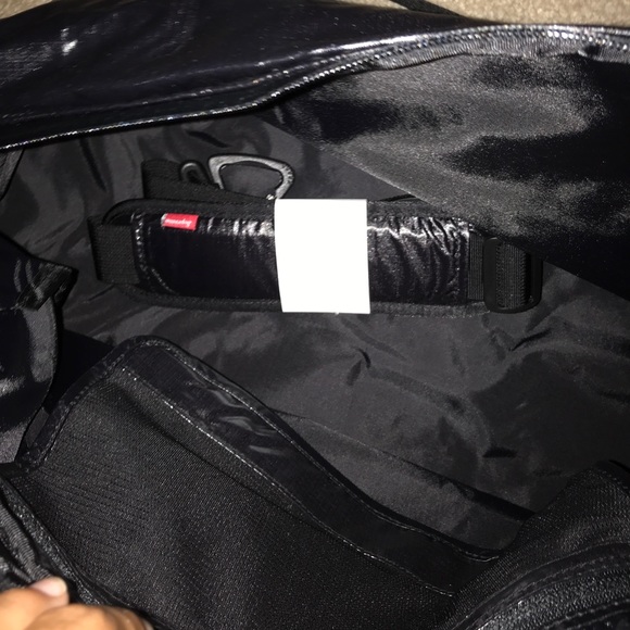 Supreme duffle bag 100% authentic - Picture 4 of 4