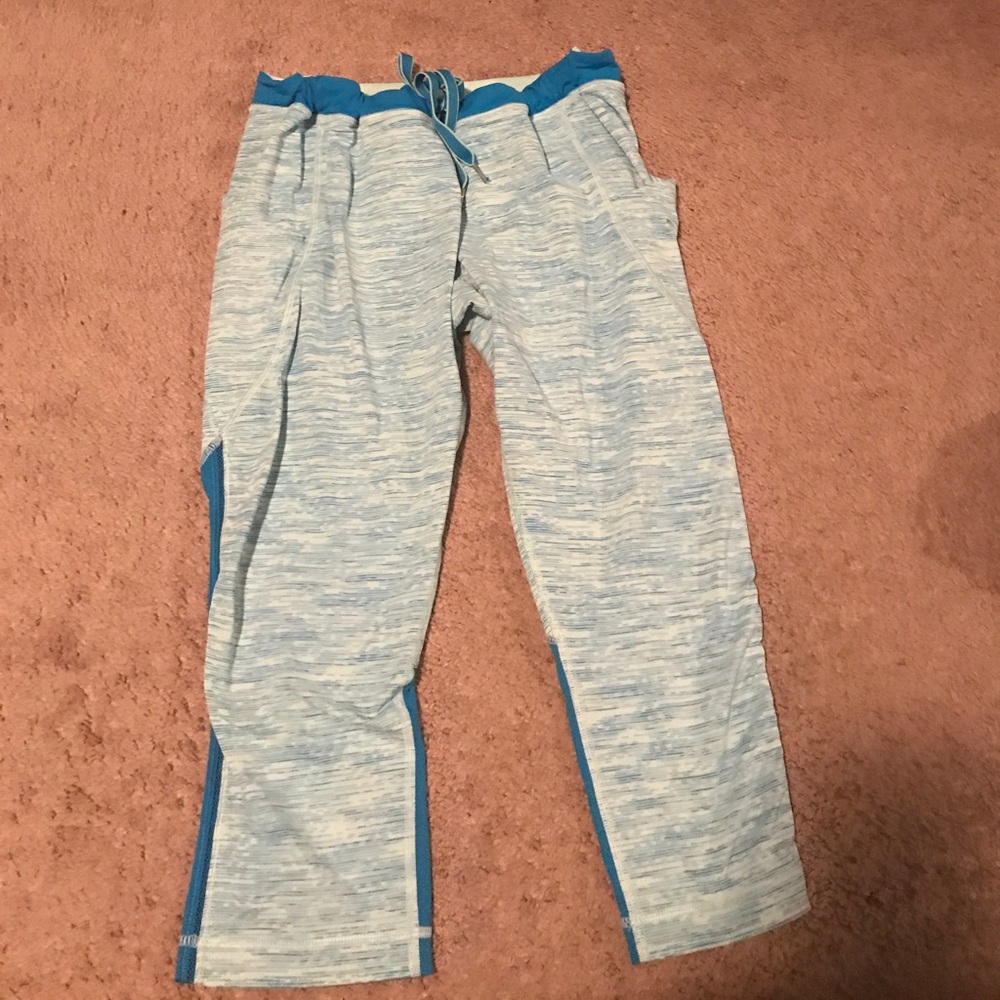 Lululemon cropped workout pants size 10