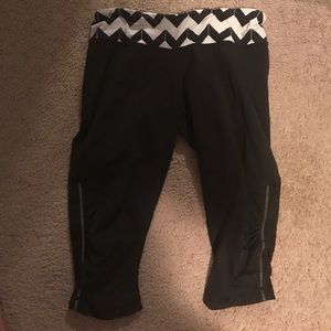 Lululemon cropped pants in luxtreme