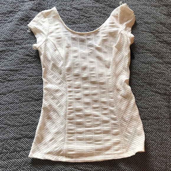 White Guess Top - Picture 2 of 4