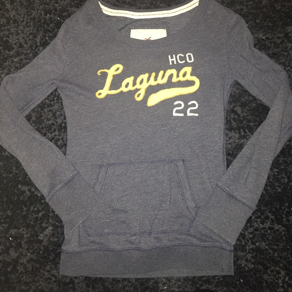 Navy blue pullover. Old school Hollister! So comfy