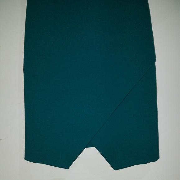 Dress - Picture 3 of 5