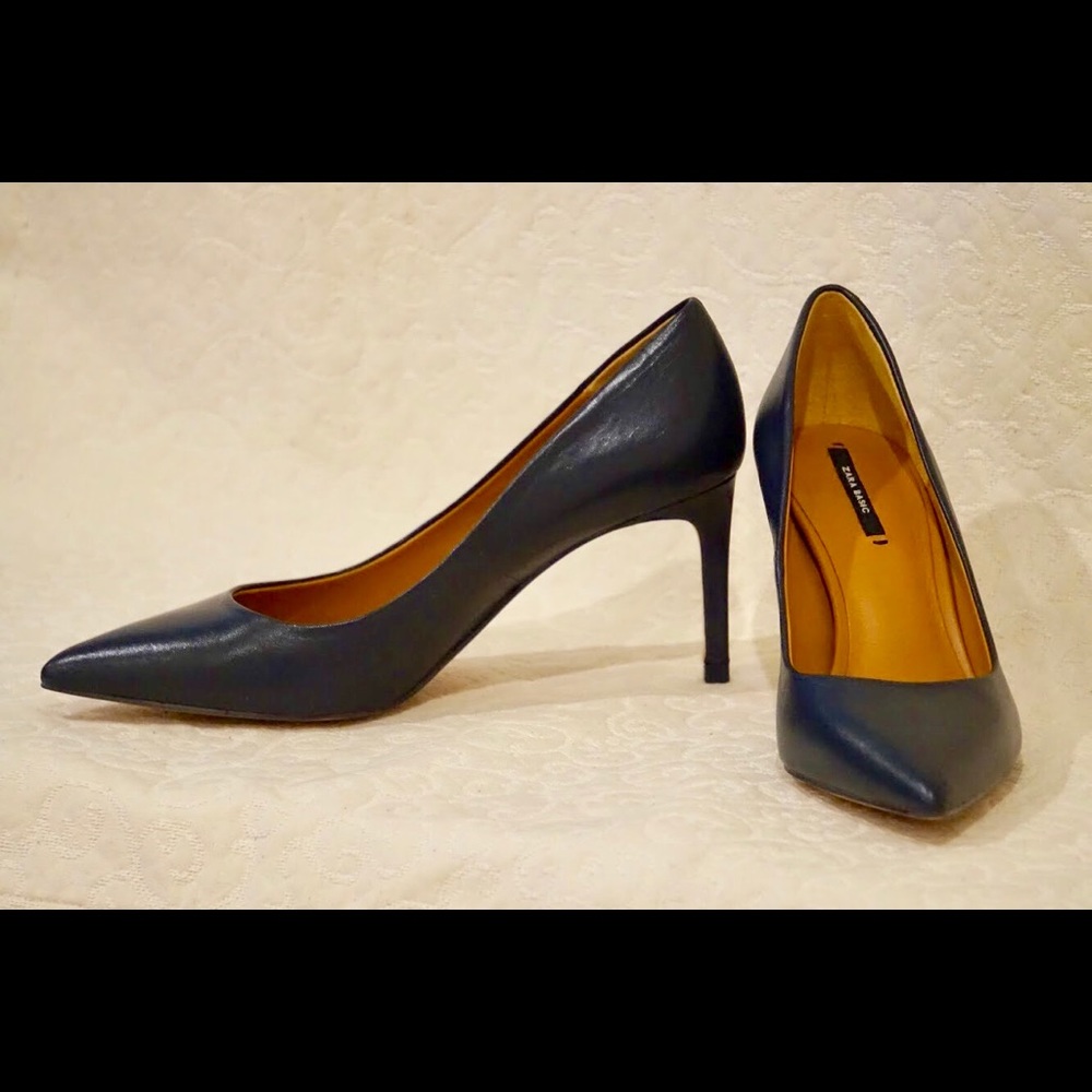 Zara Basic Navy blue classic heels