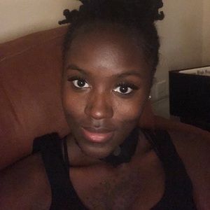 Meet your Posher, Teneisha