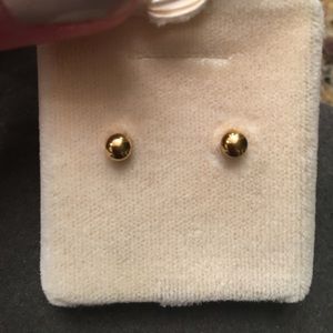 Earrings in 18k Gold. Made for piercing.