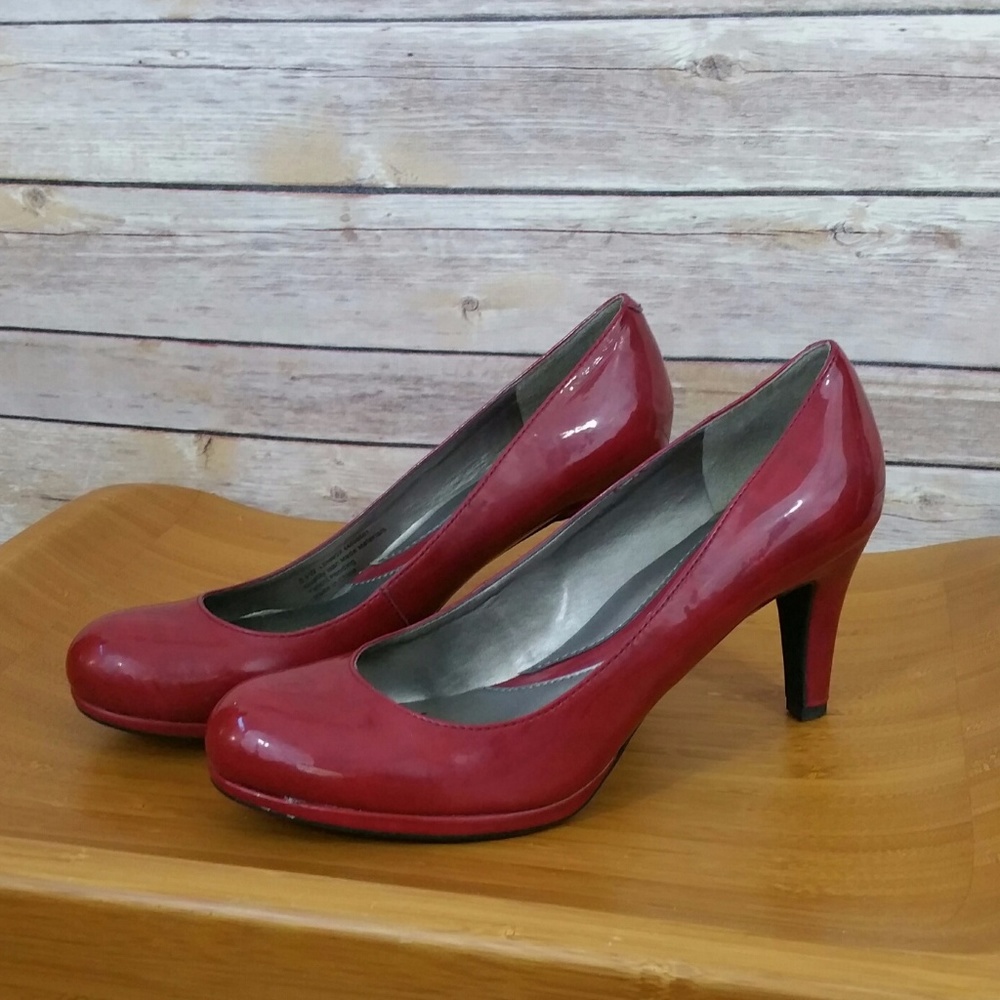 Red Pumps