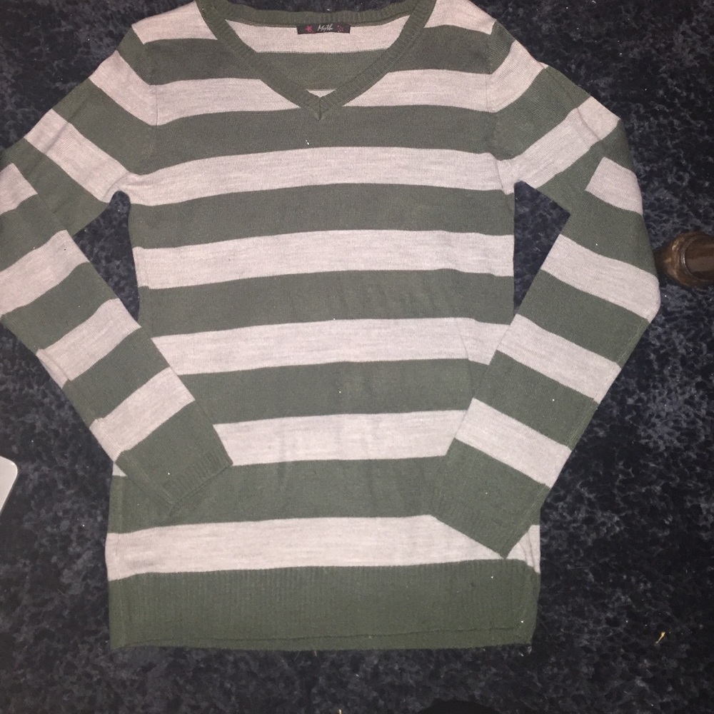 Green & gray striped sweater. Great length!