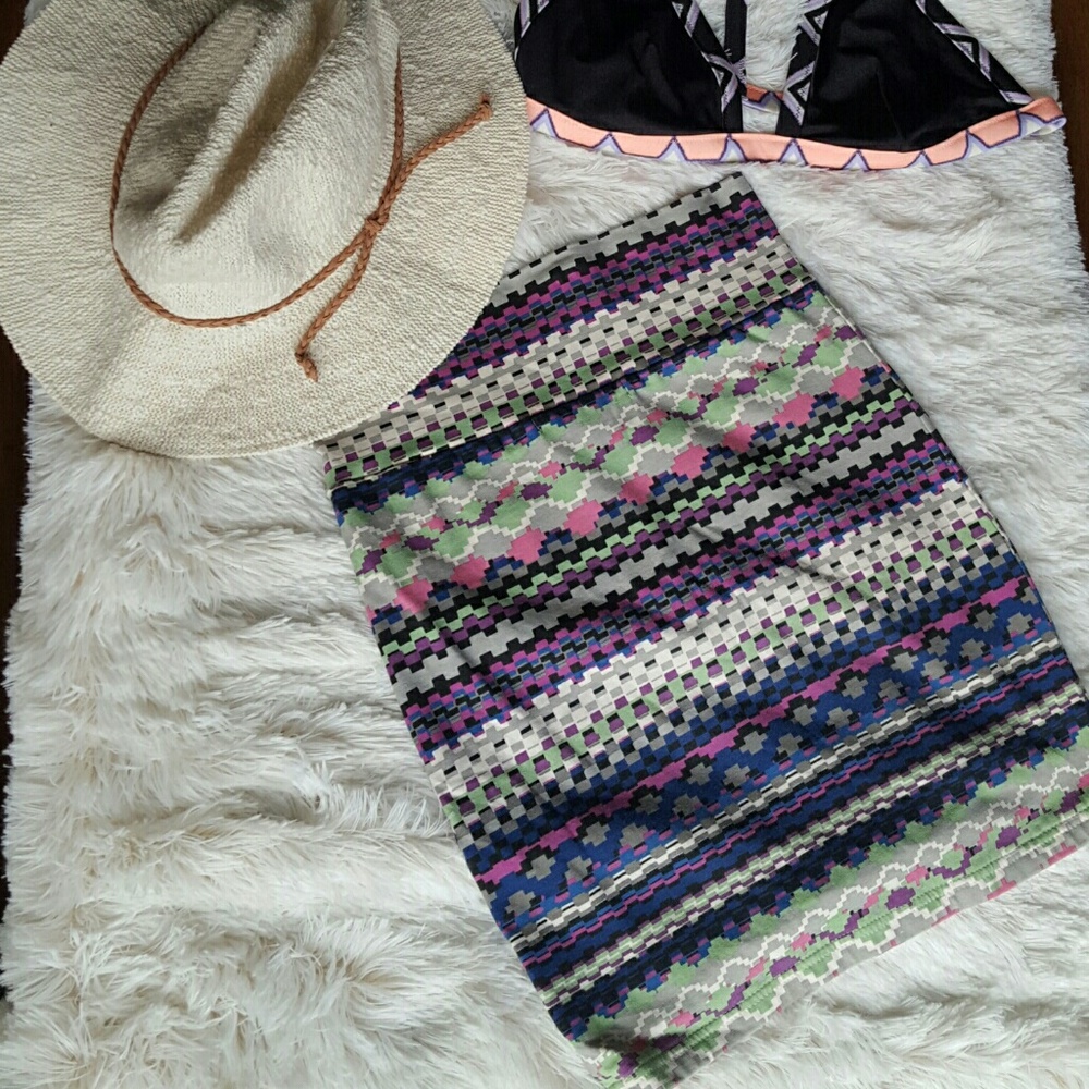 🔖SALE! Forever 21 tribal skirt stretch