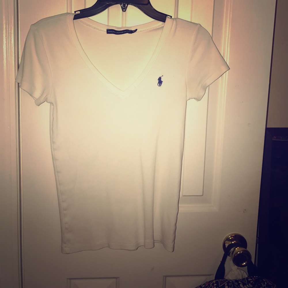 Size medium Ralph Lauren vneck