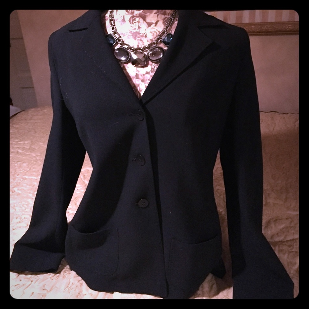 🌺 Blk Blazers with 3 buttons down 🌺