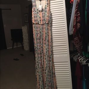 Long maxi dress patterned! bobeau brand
