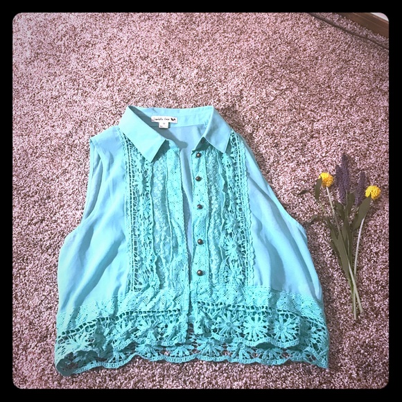 Summer lace best - Picture 1 of 3