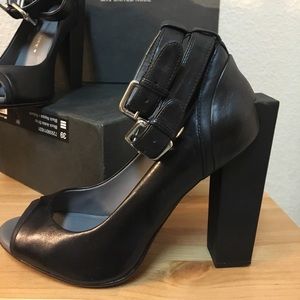 United Nude Shoes - Architectural modern nappa leather heels United Nude Shoes - Architectural modern nappa leather heels