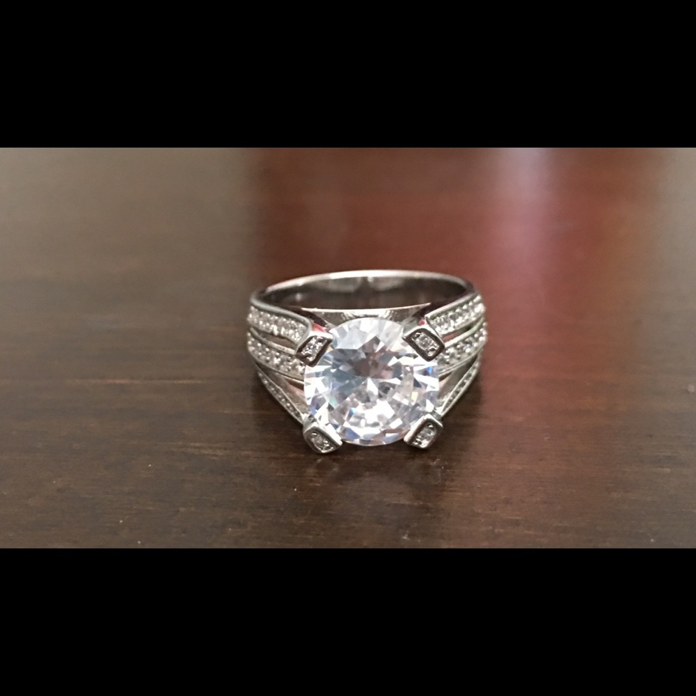3ct Austrian crystal ring