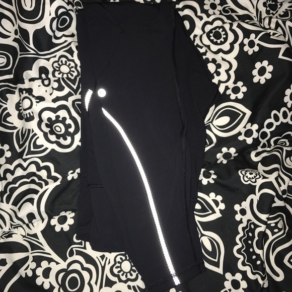 Lululemon Cadence Crusher Tight - Picture 5 of 6