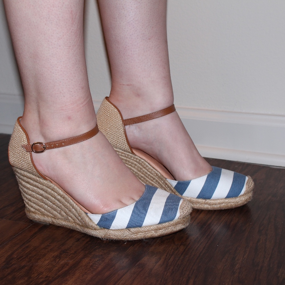 Caslon Wedges