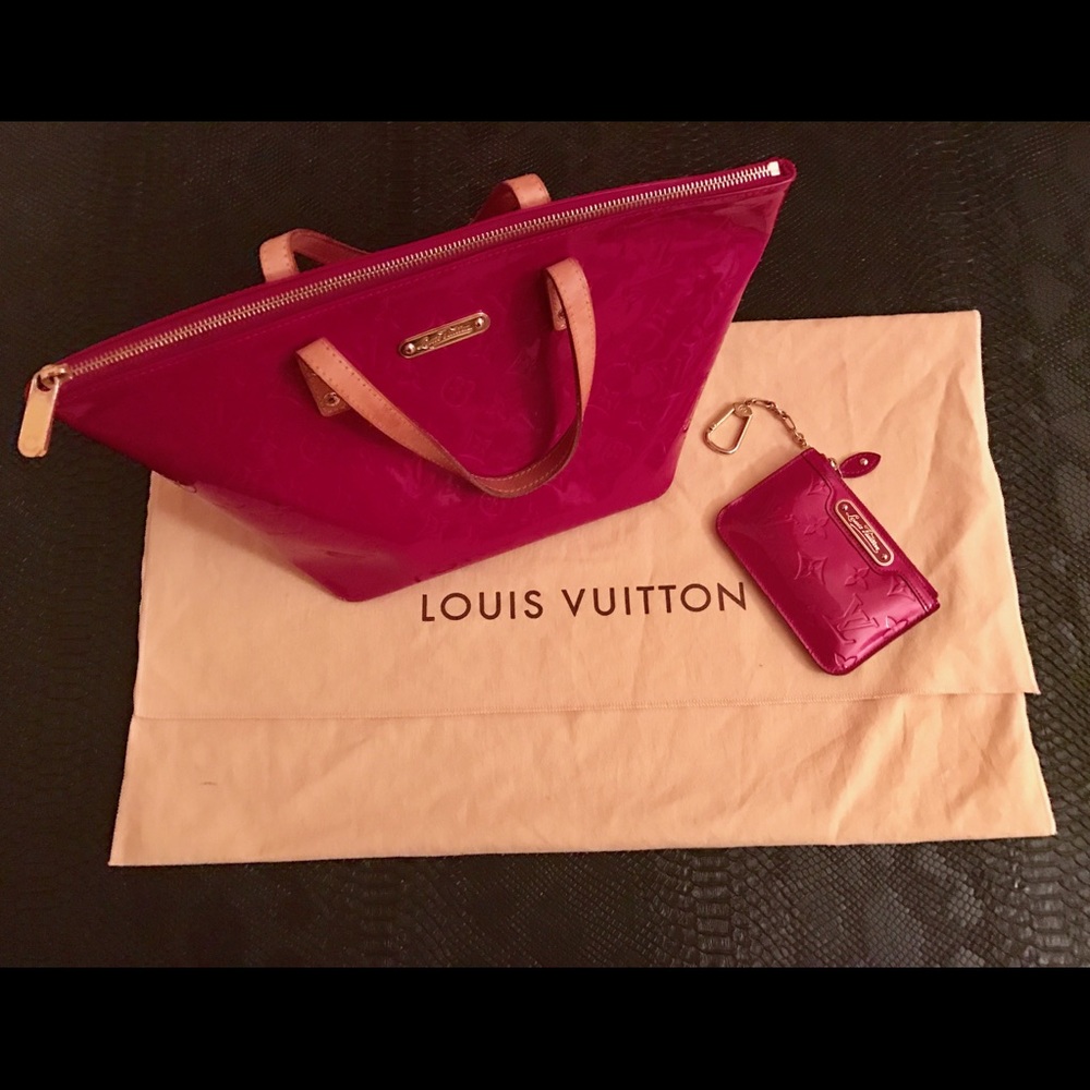 100% Authentic Red Louis Vuitton Vernis Handbag👜