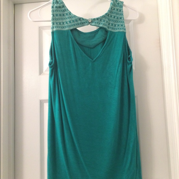 Sleeveless blue/green blouse. So soft! - Picture 3 of 4